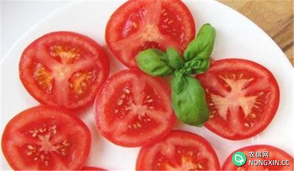 鉴别催熟的西红柿