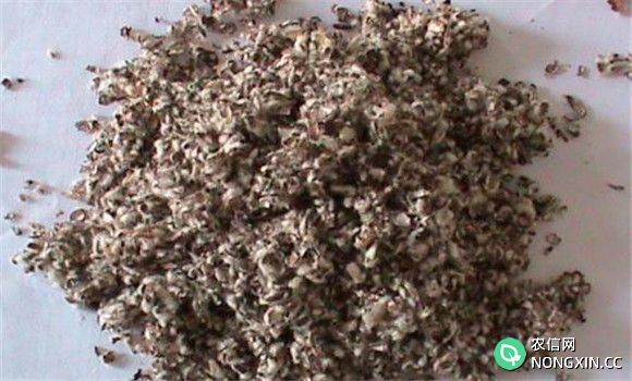 双孢菇栽培料原料的配方