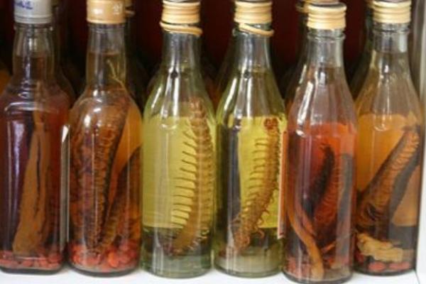 蜈蚣泡酒有什么功效作用？