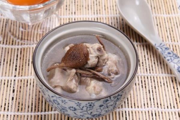 茶树菇排骨汤的做法 茶树菇排骨汤的食用价值