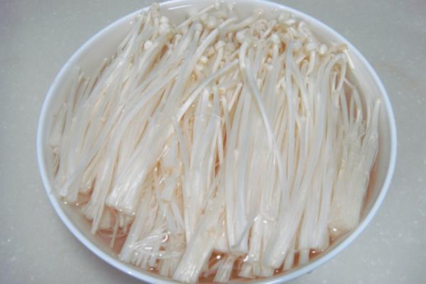 金针菇炒肉丝正宗做法 金针菇炒肉丝怎么做简单又好吃