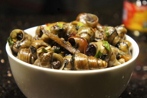 紫苏炒田螺的家常做法 紫苏炒田螺怎么做简单又好吃