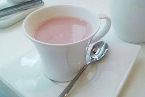 草莓奶茶怎么做