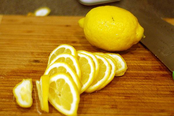 蜂蜜腌柠檬能减肥吗